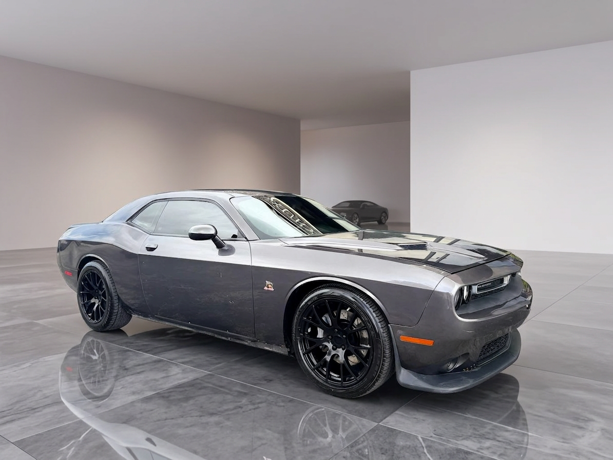 2015 Dodge Challenger — photo 3