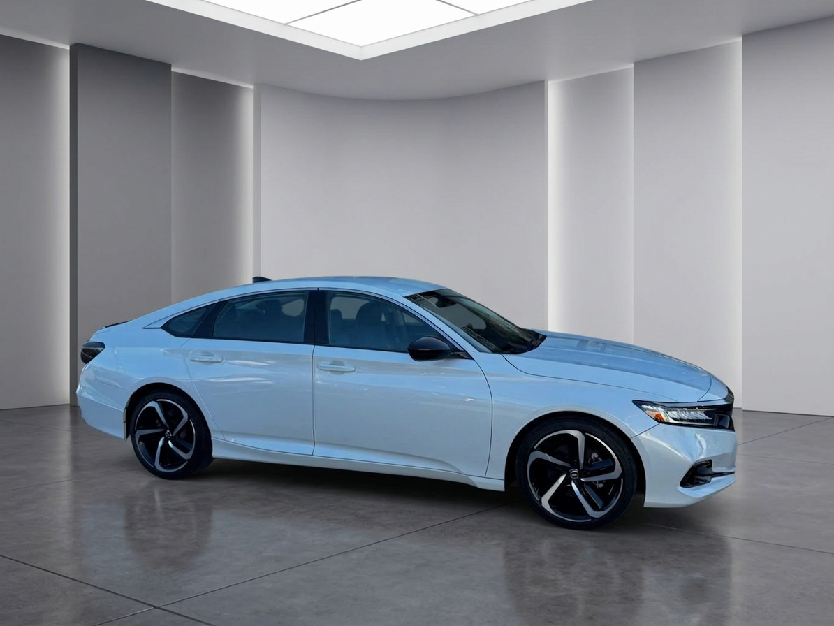 2022 Honda Accord — photo 2