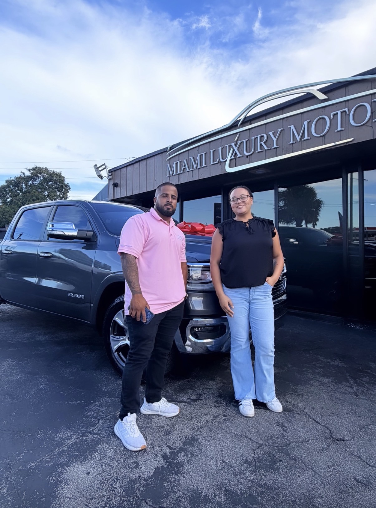 Luis & Maria with their RAM 1500 Laramie