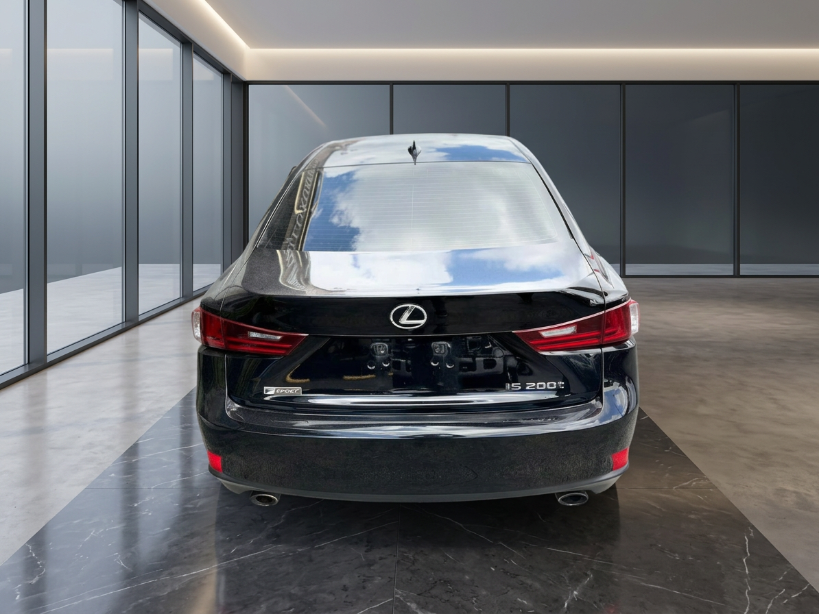 2016 Lexus IS — photo 11