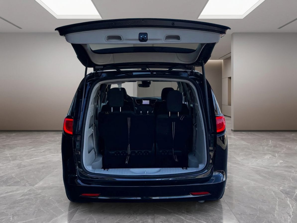 2024 Chrysler Voyager — photo 7