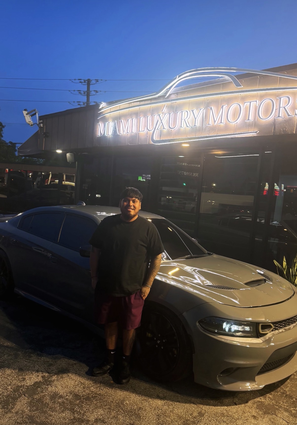 Eduardo P. with their Dodge Charger Daytona