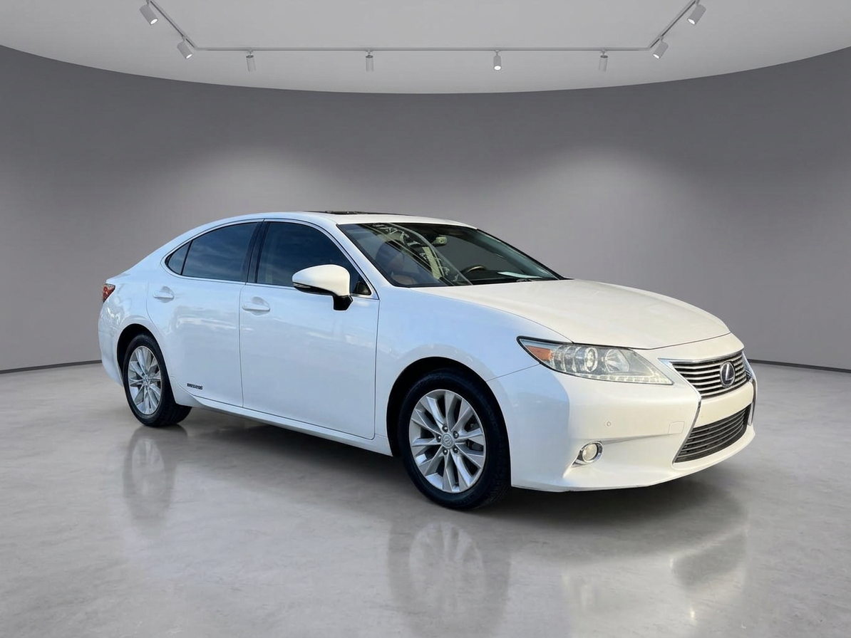 2013 Lexus ES — photo 2