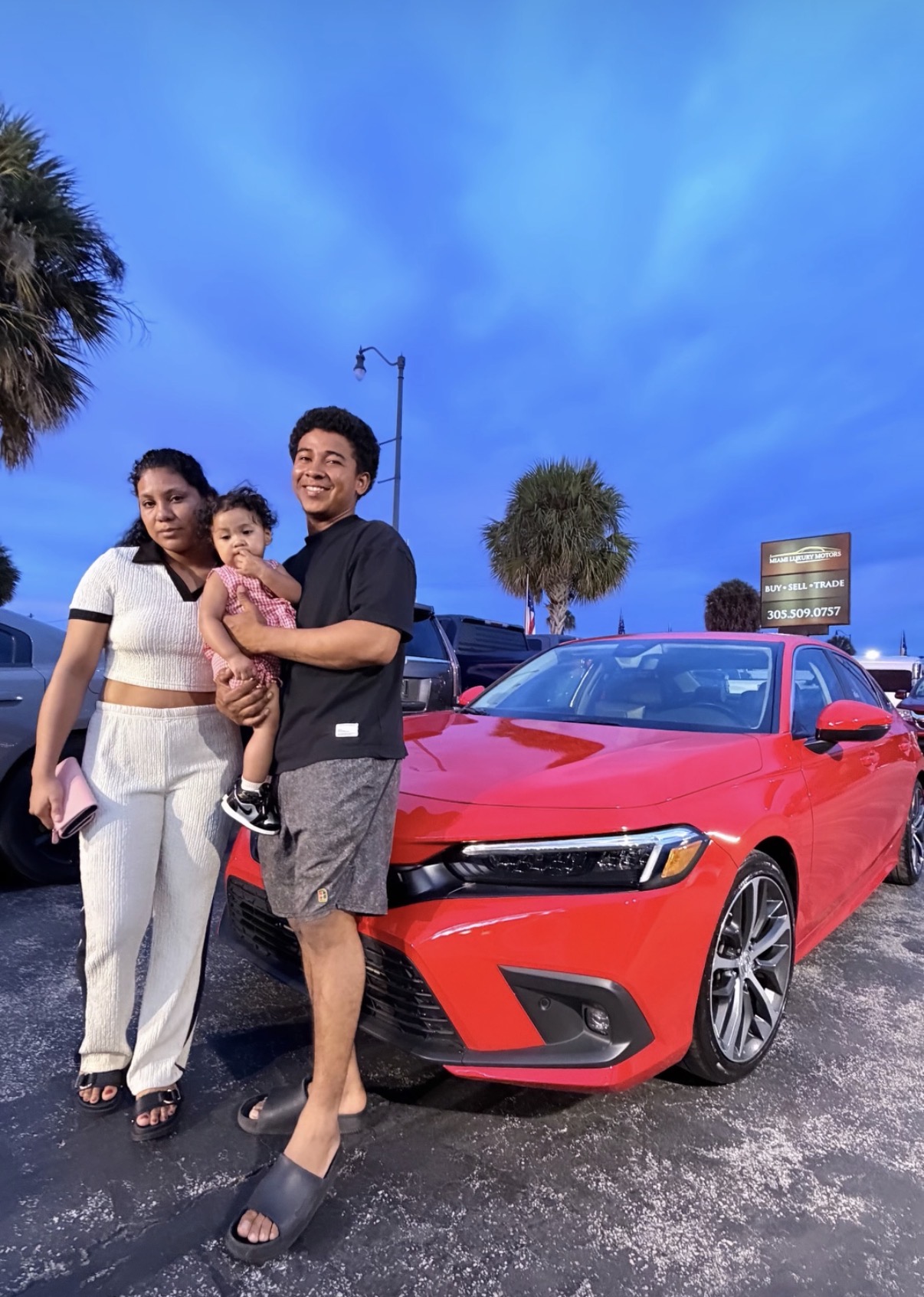 Jose & Family with their Honda Civic Sport