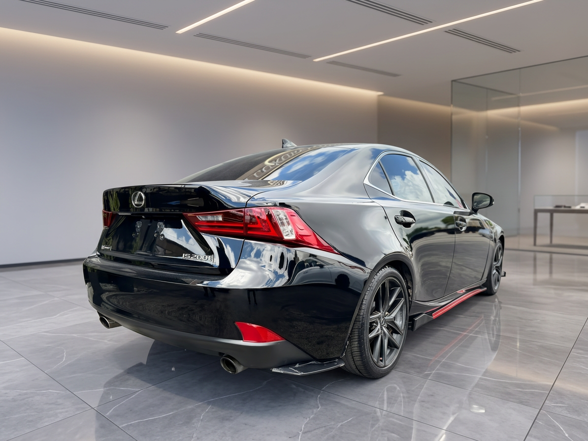 2016 Lexus IS — photo 12