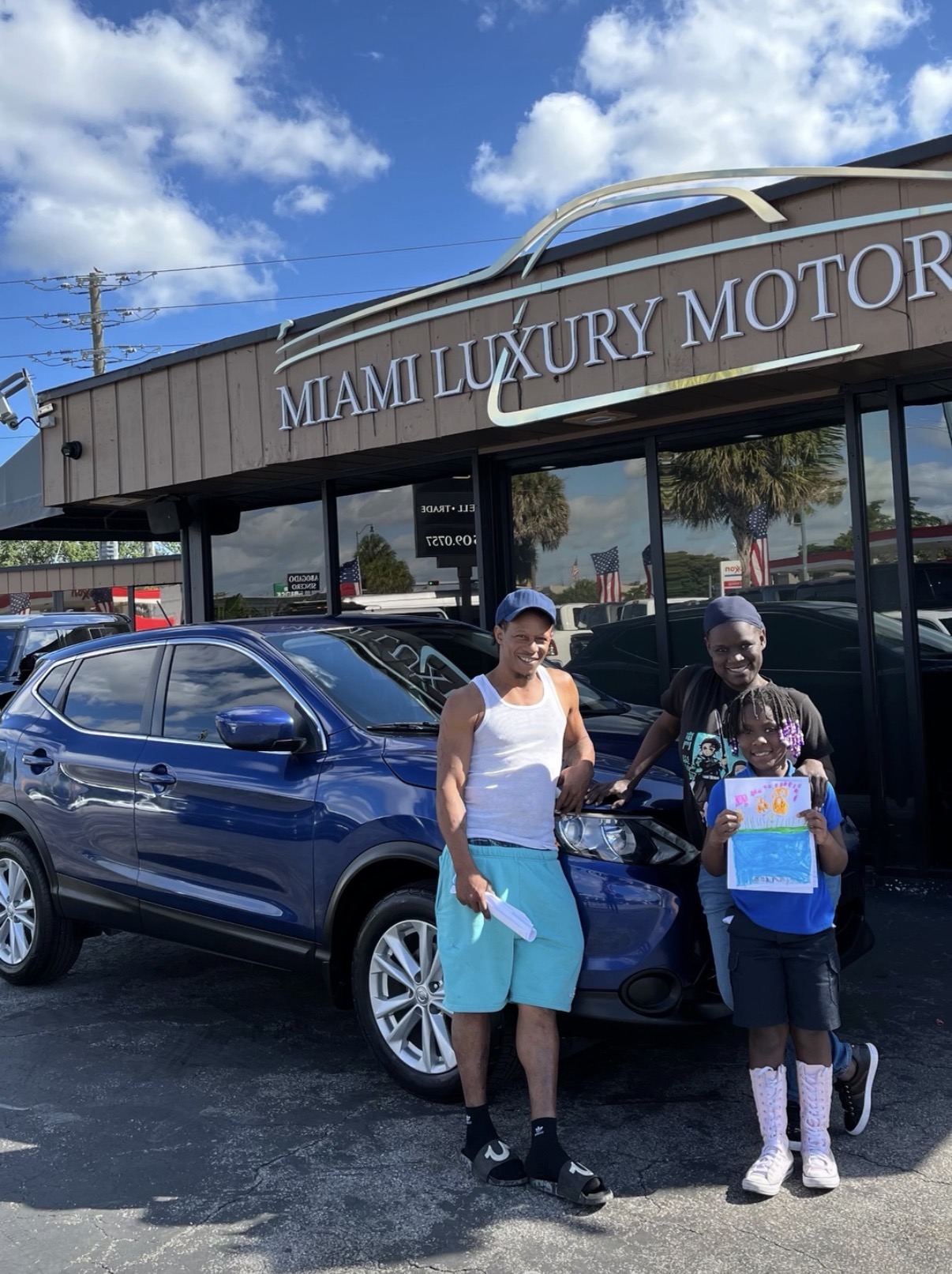 The Johnson Family with their Nissan Rogue