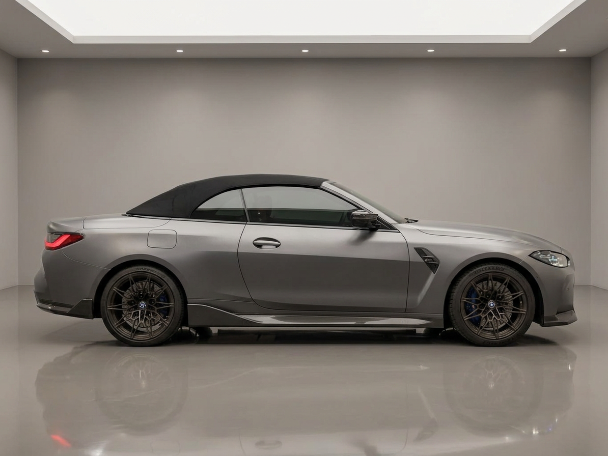 2022 BMW M4 — photo 2
