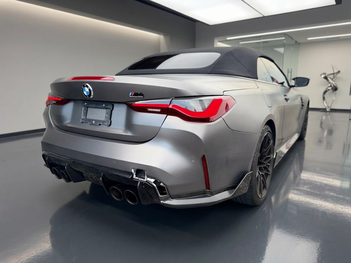 2022 BMW M4 — photo 13