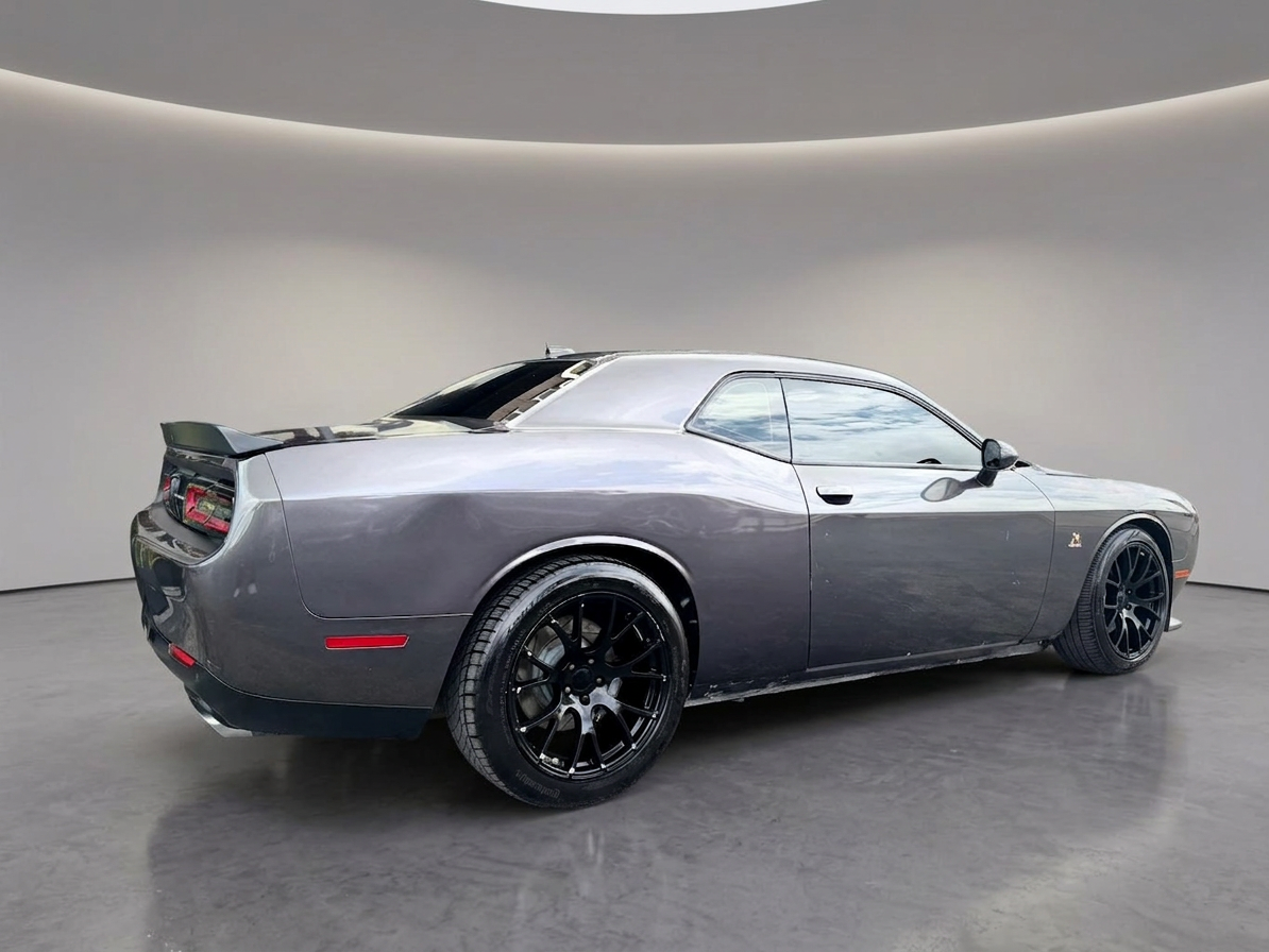 2015 Dodge Challenger — photo 15