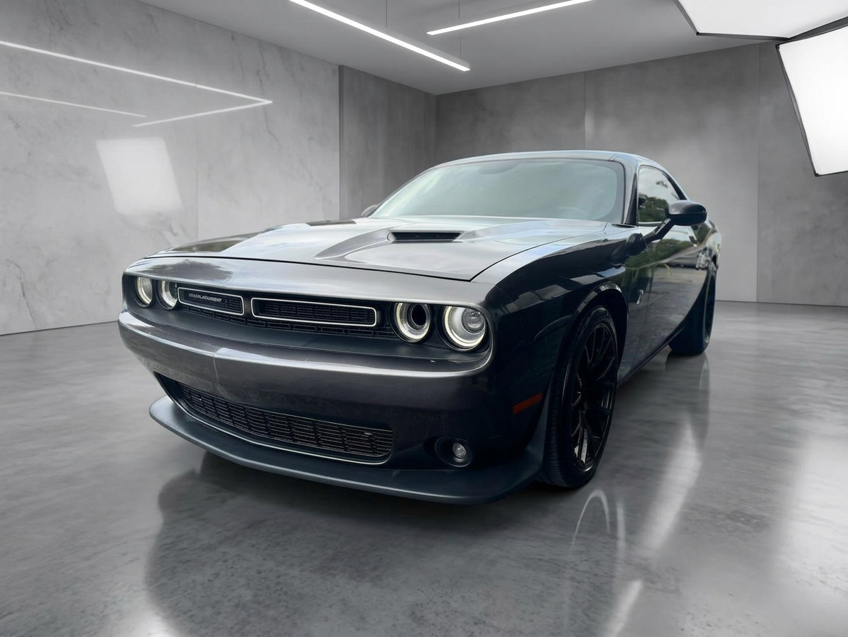 2015 Dodge Challenger — photo 7