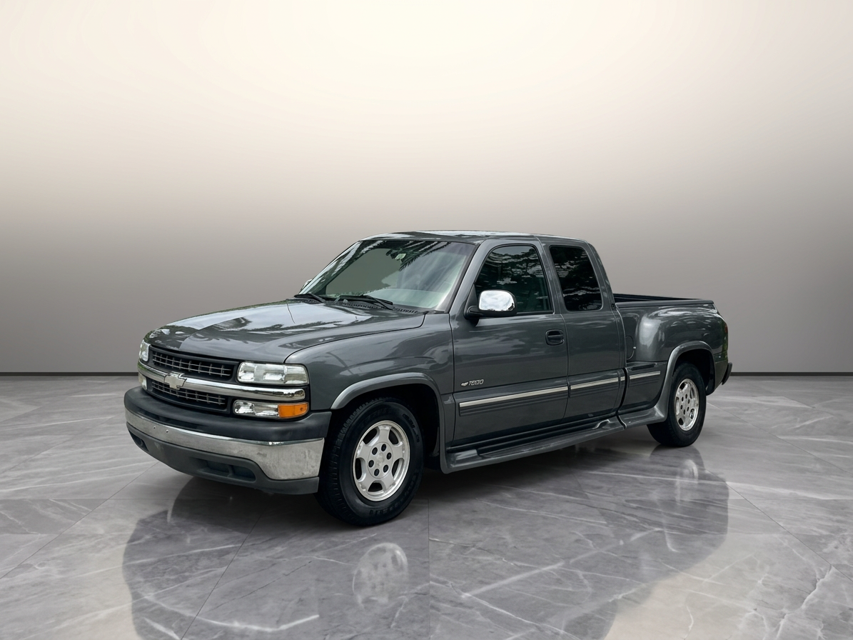 2000 Chevrolet Silverado — photo 2