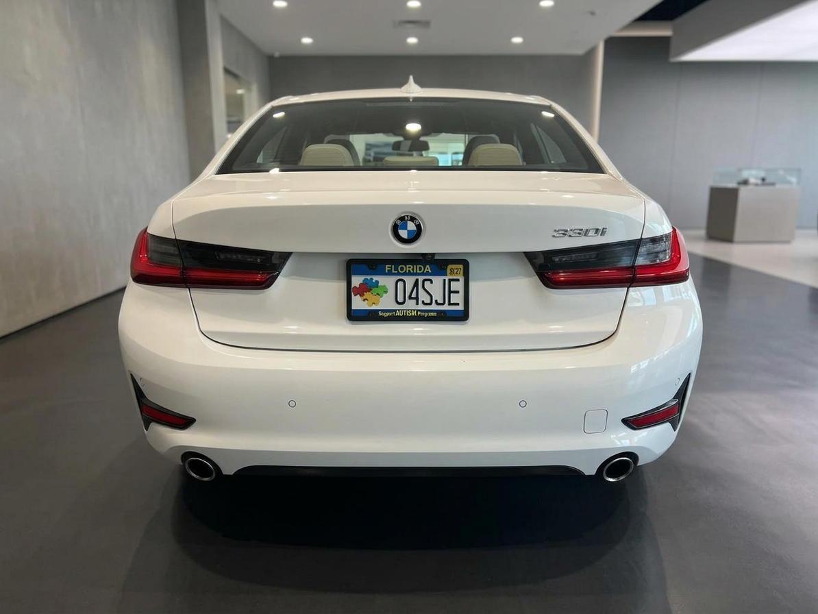 2020 BMW 3 Series — photo 9